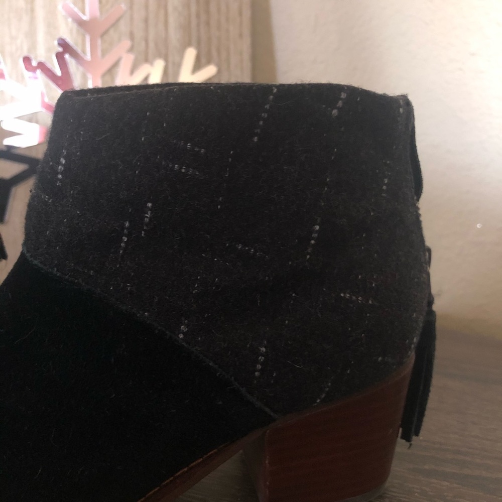 Tom’s Suede Bootie - Picture 2 of 8